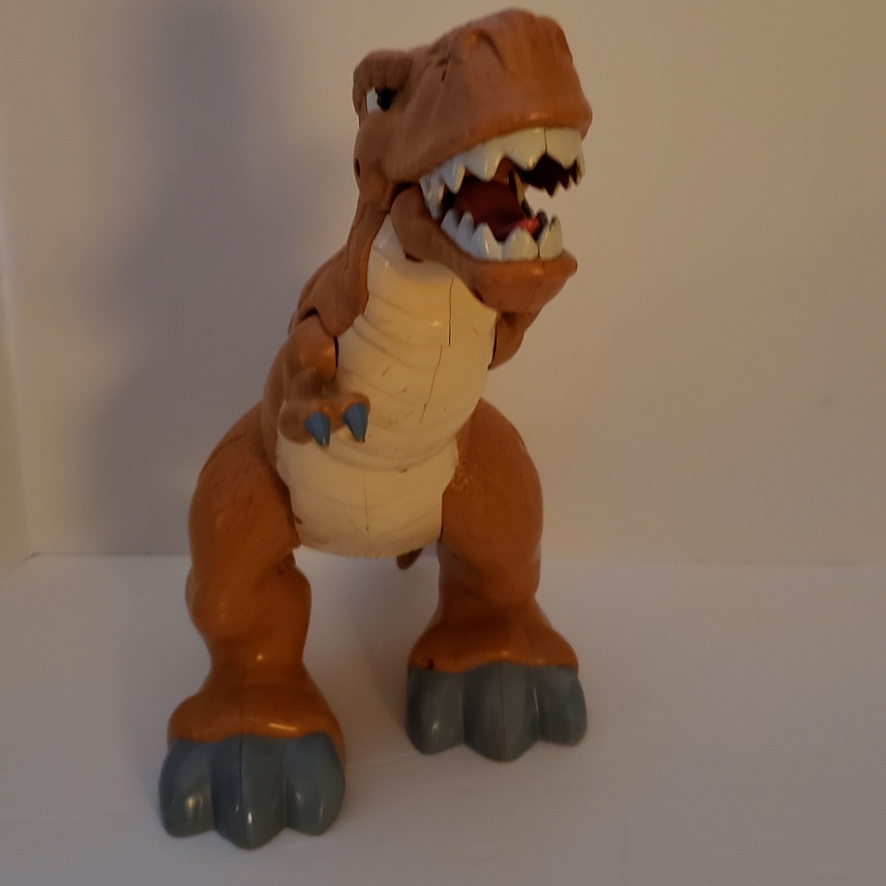 Roaring Fisher Price Imaginext T Rex Dinosaur
